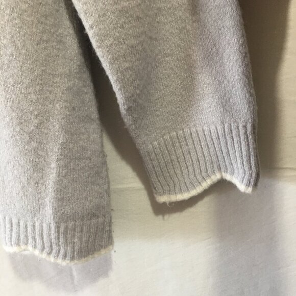 Cute Ruffle Edge Sweater - Picture 4 of 4